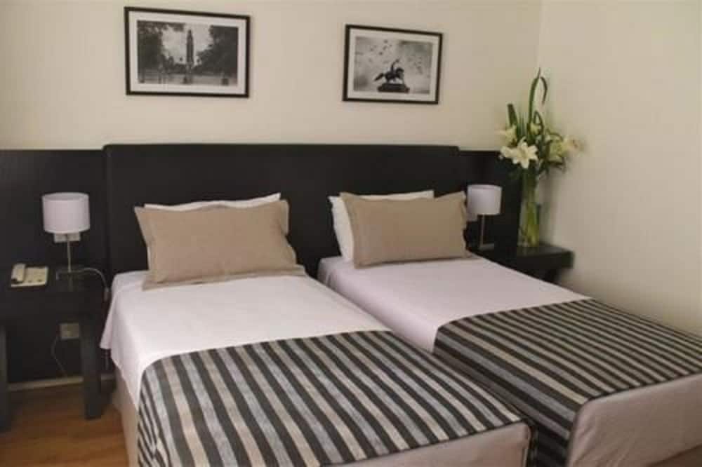 Grand King Hotel 12/55