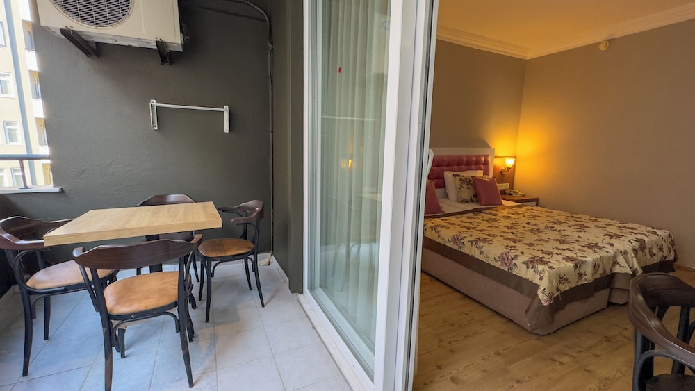 NOVIS HOTEL CLEOPATRA 49/75