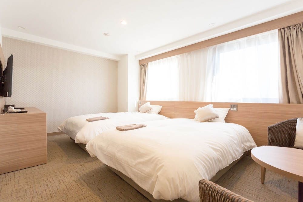 TYPE B, DELUXE, TWIN BEDS