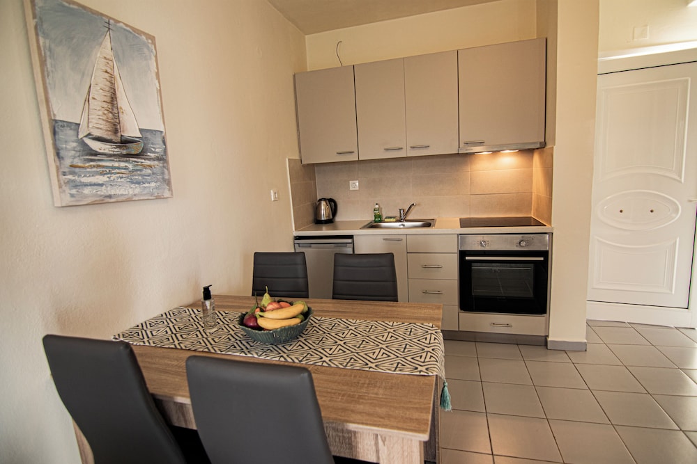 CASTRI VILLAGE HOTEL 29/50