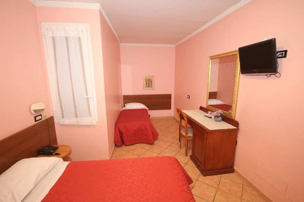Hotel Marisa 63/114