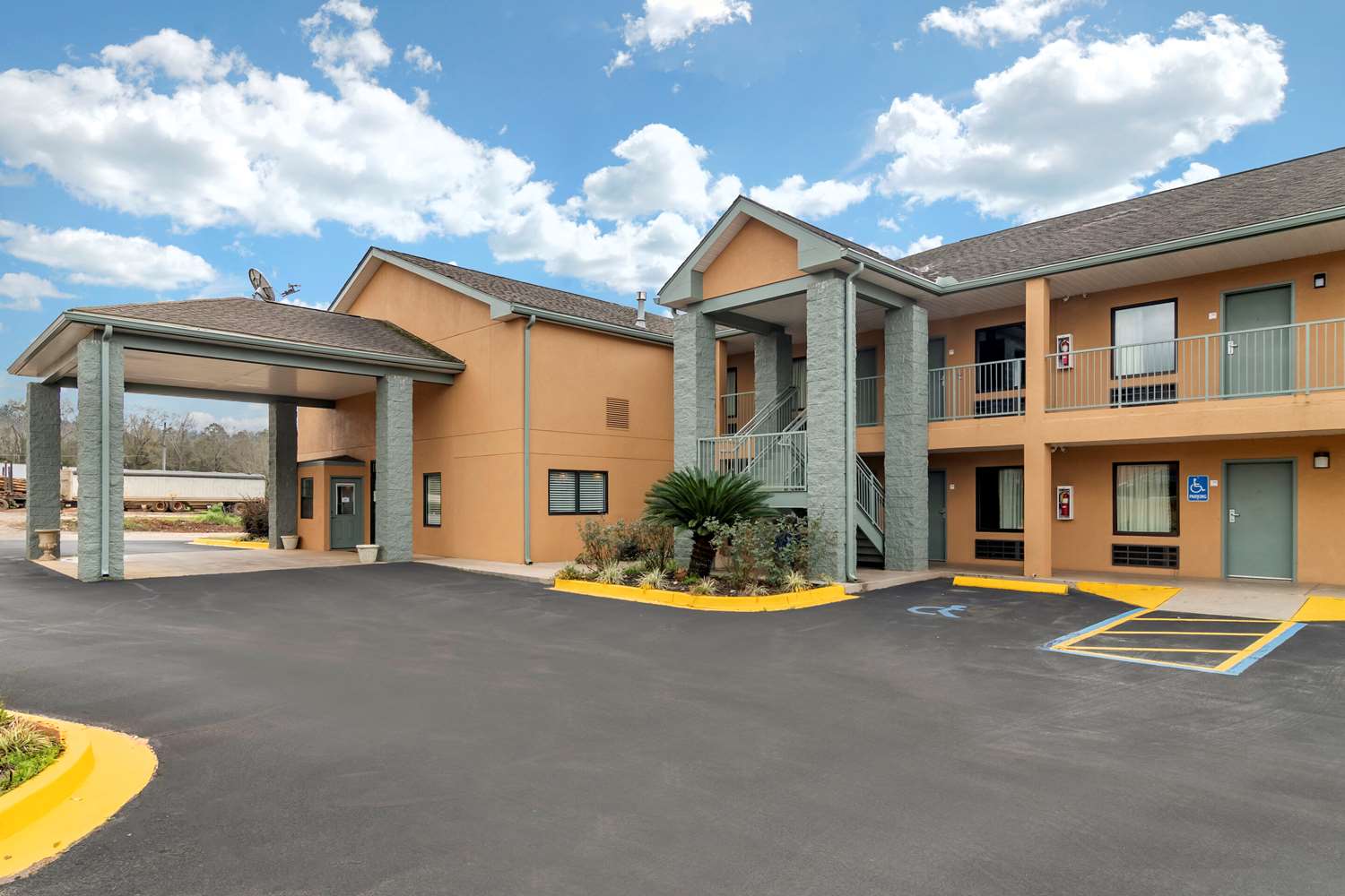 Econo Lodge Cuthbert, GA 17/18