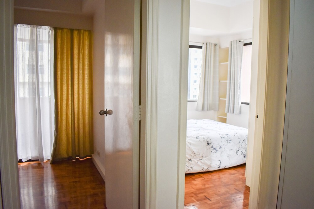 Sunette Tower Suites Makati City Center 74/75