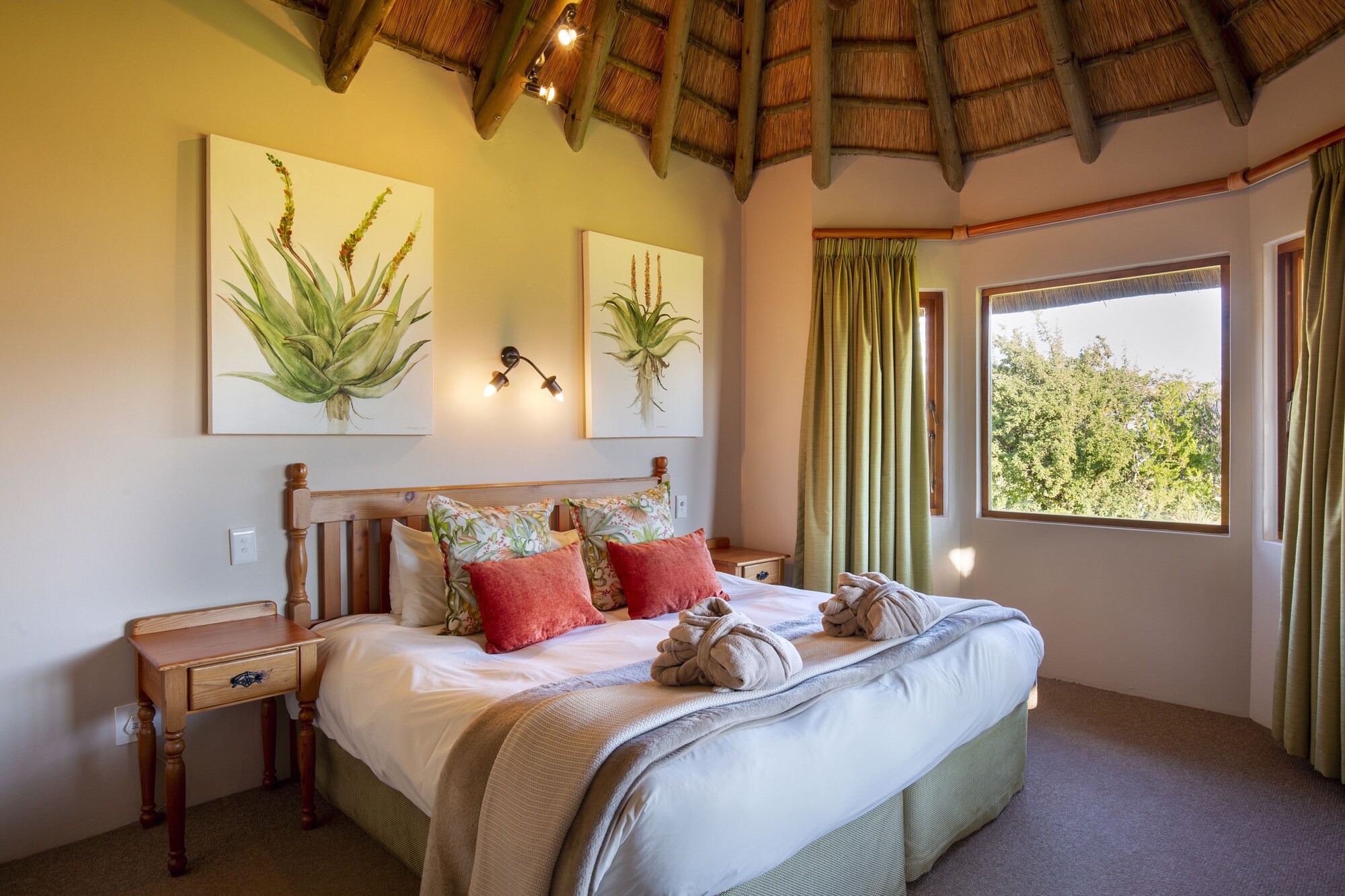 1 BEDROOM, GARDEN, SUITE, DOUBLE BED, MOUNTAIN VIEW