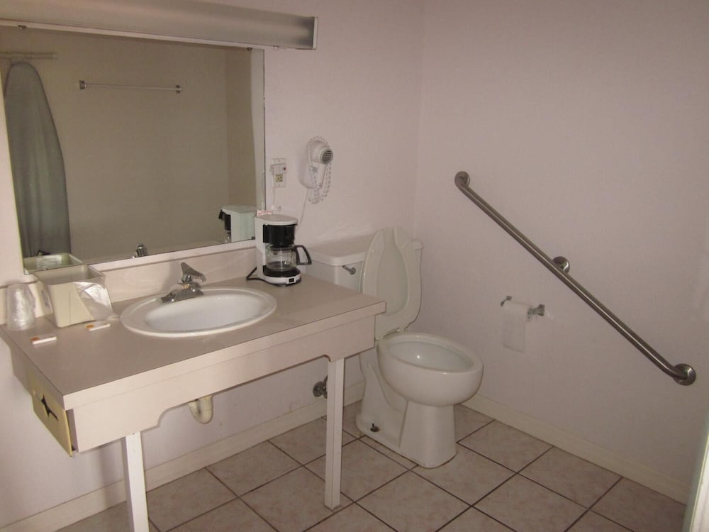 Westmont Inn - Lakeland 8/22
