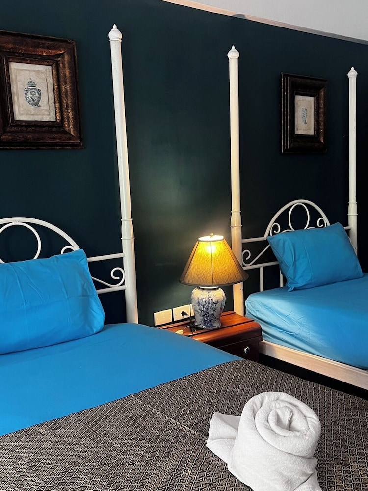 STANDARD, TWIN BEDS