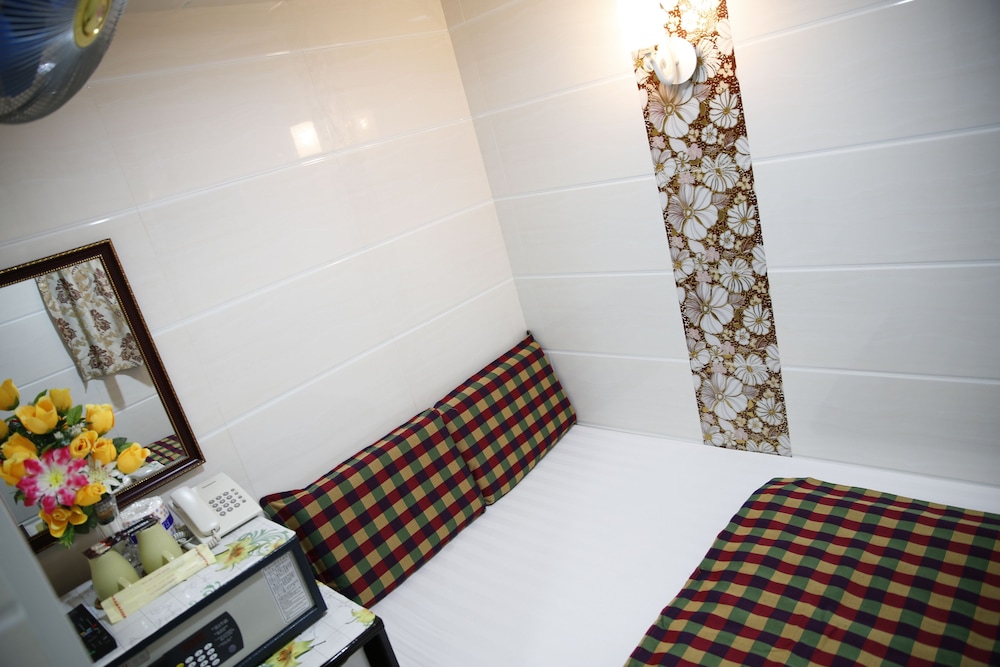 Holland Guest House 1/17