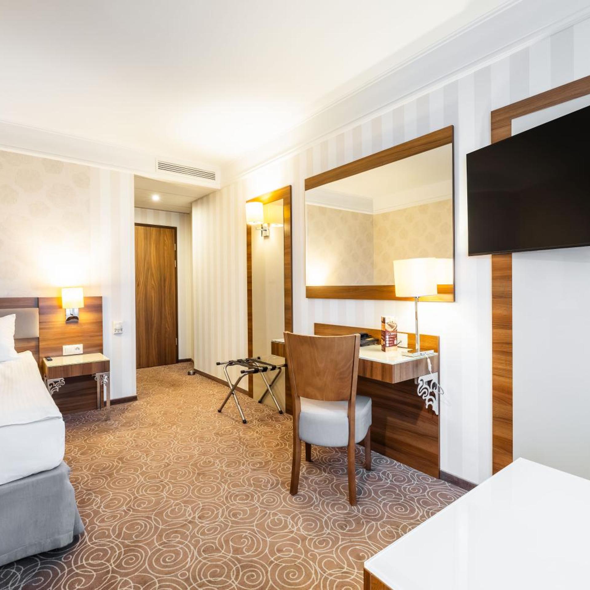 غرفة مفردة، Hotel Lord 3/8