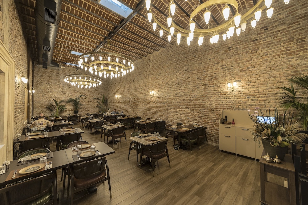 restaurant cafeteria