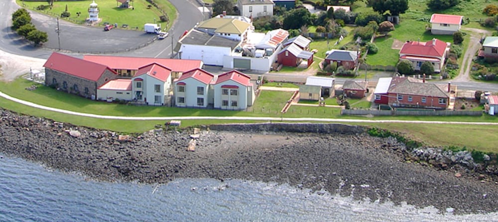 STANLEY VILLAGE WATERFRONT ACCOMMODATION 13/70