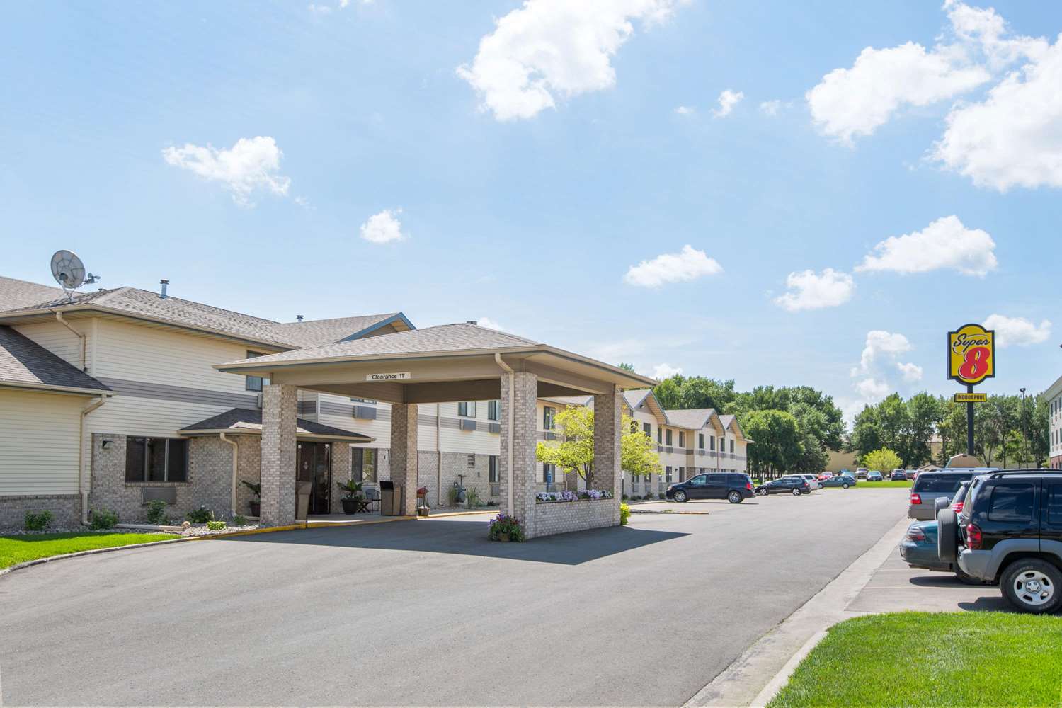 Super 8 By Wyndham Brookings 7/12