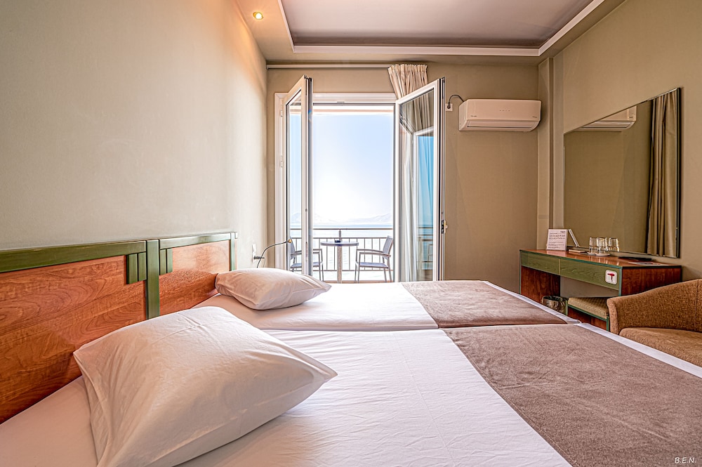 ROOM, DOUBLE BED, SEA VIEW