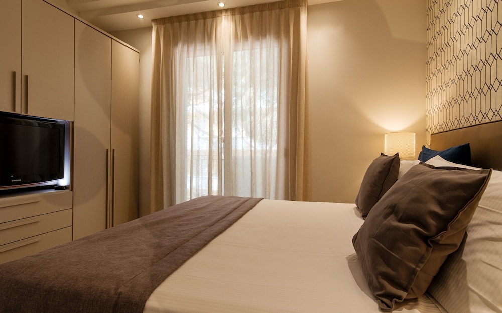 شقة بريستيج بسريرين كوين مع أريكة، Residence Charming Apartments 8/10