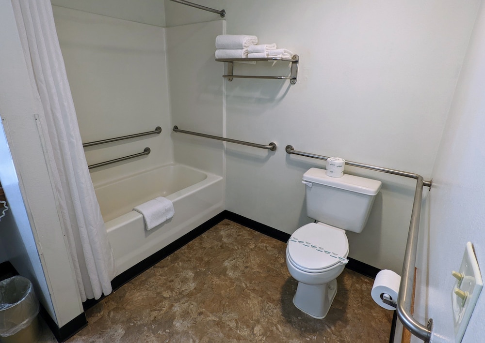 Fairground Inn Monroe WA 46/50