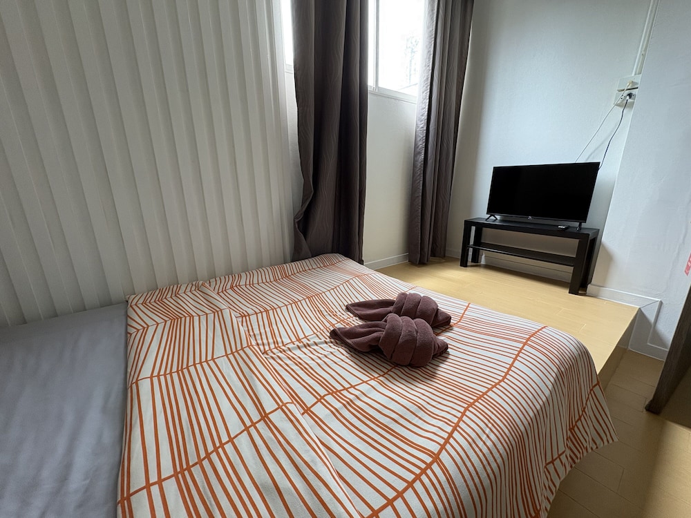 Sunday Ayothaya Hotel 31/68