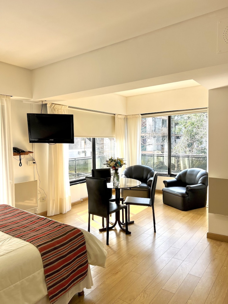 Golf Tower Suites Apartments 48/64