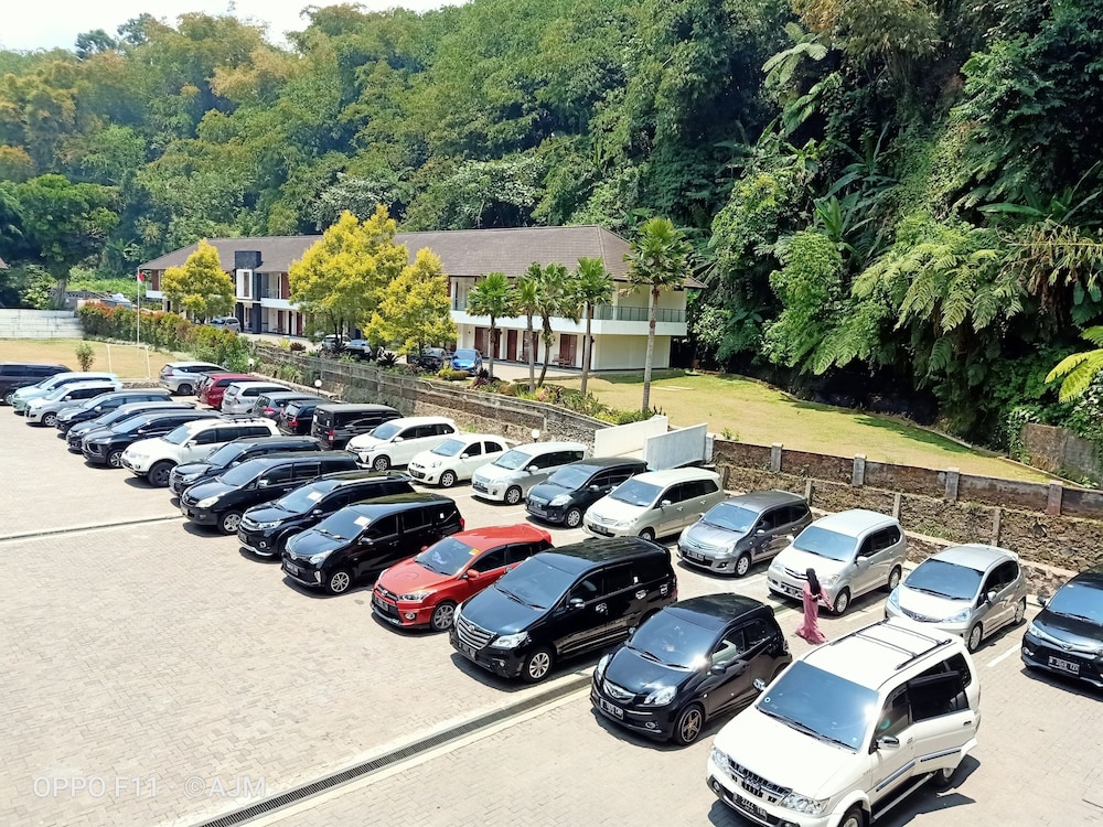 Zuri Resort Cipanas 14/24