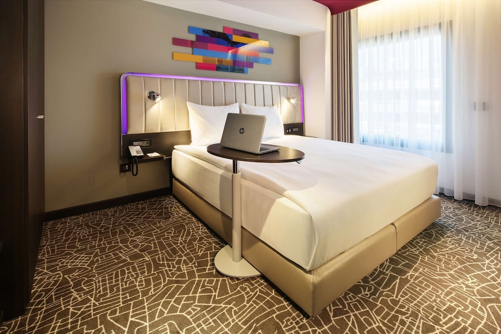 Radisson Blu Park Inn Izmir 24/67