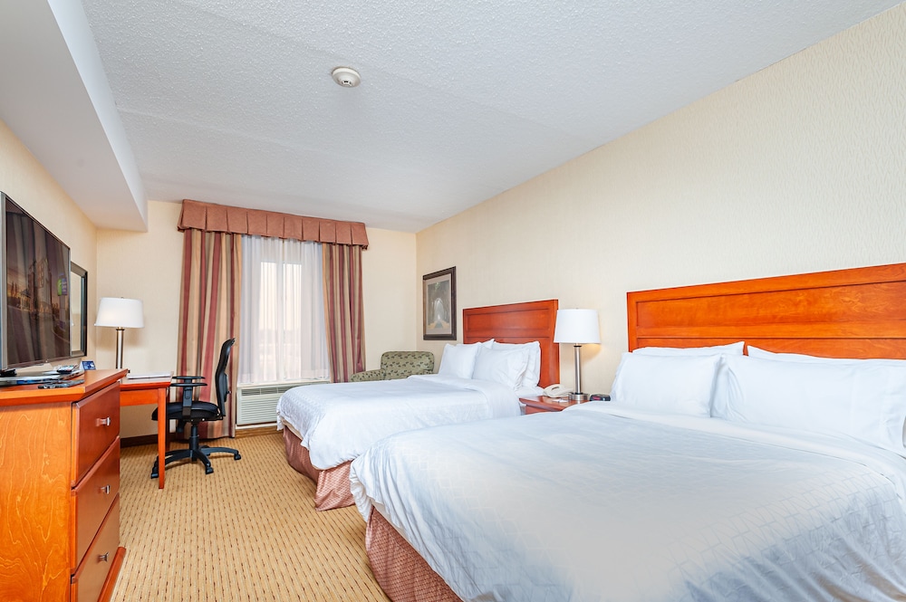 Holiday Inn Express Hotel Suites Clarington Bowmanville 26/70