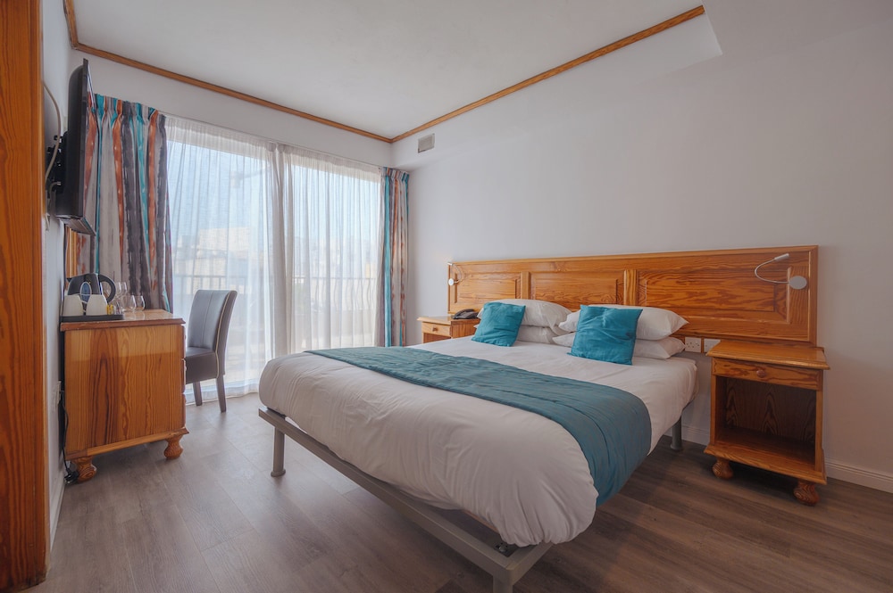 SUPERIOR, DOUBLE BED, CITY VIEW, CHAPEL VIEW, JETTED TUB