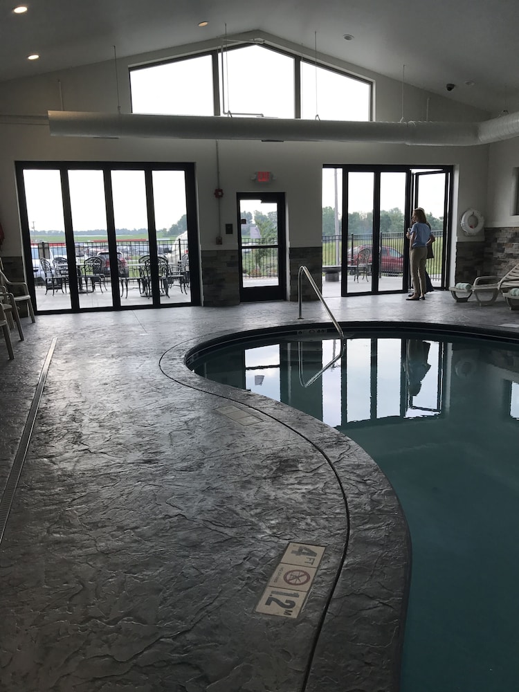 Sleep Inn & Suites Belmont / St. Clairsville 19/45