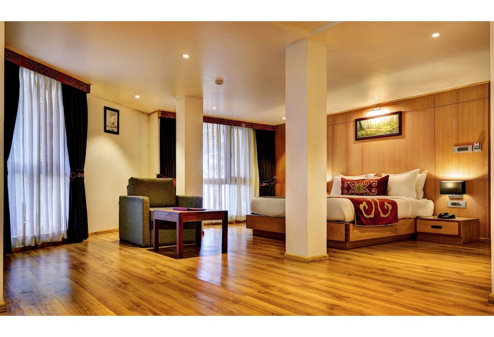 Summit Swiss Heritage Hotel 51/72