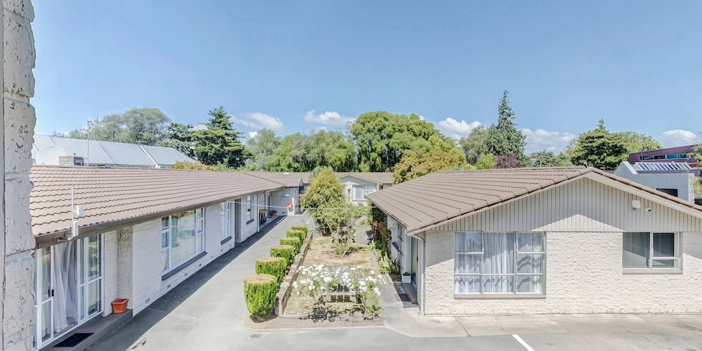 ADMIRAL MOTEL 5/55