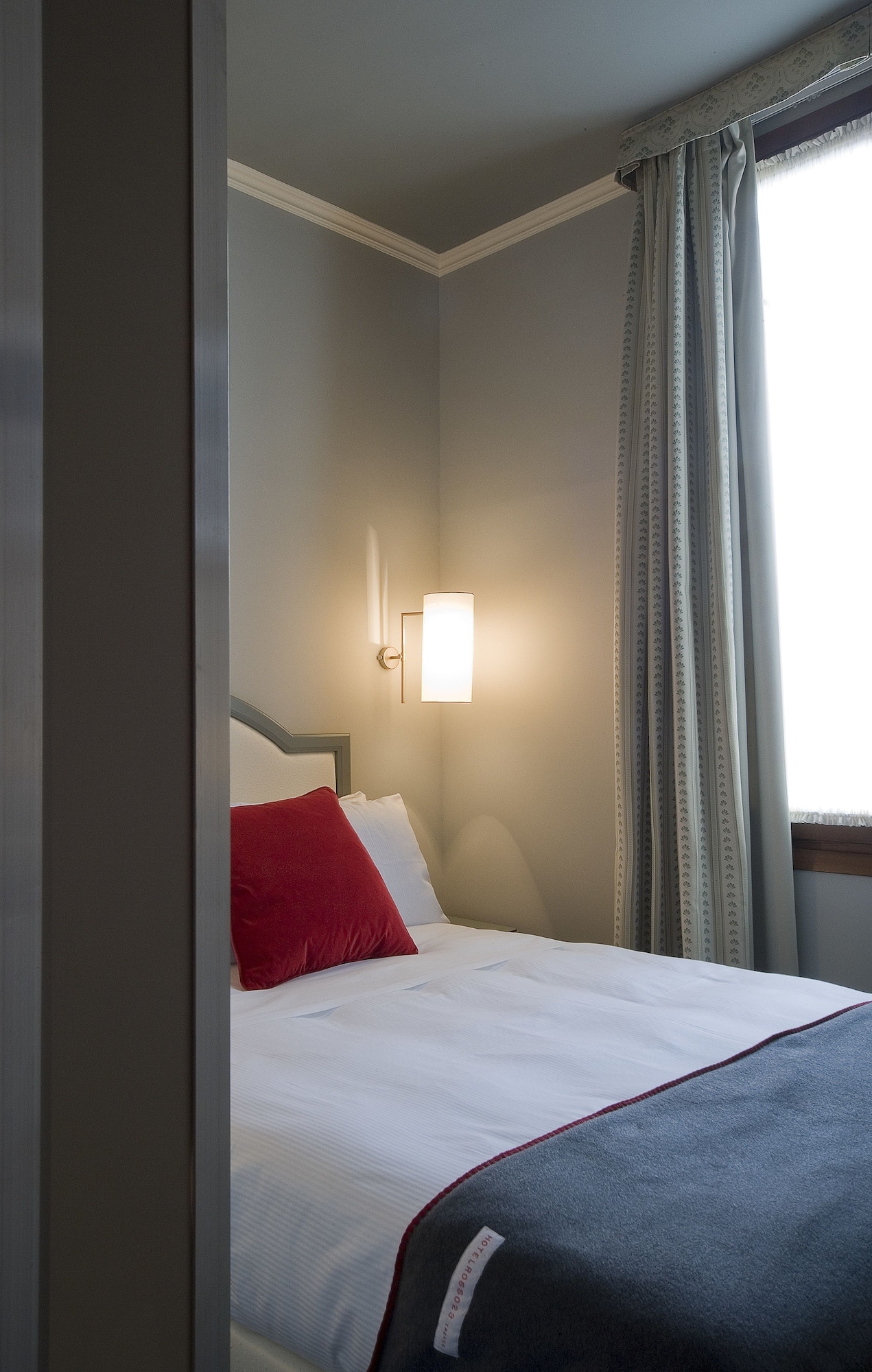 ECONOMY, DOUBLE BED
