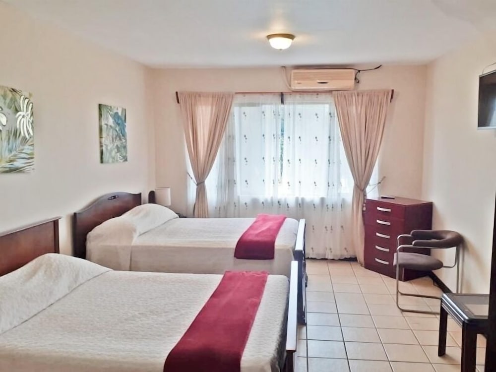Hotel Santa Maria Inn 23/56