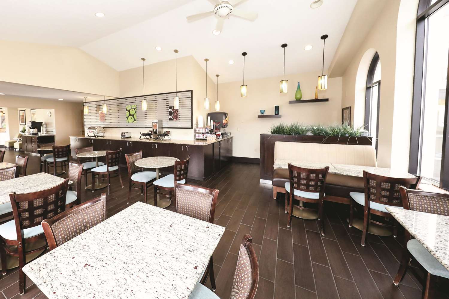 restaurant cafeteria