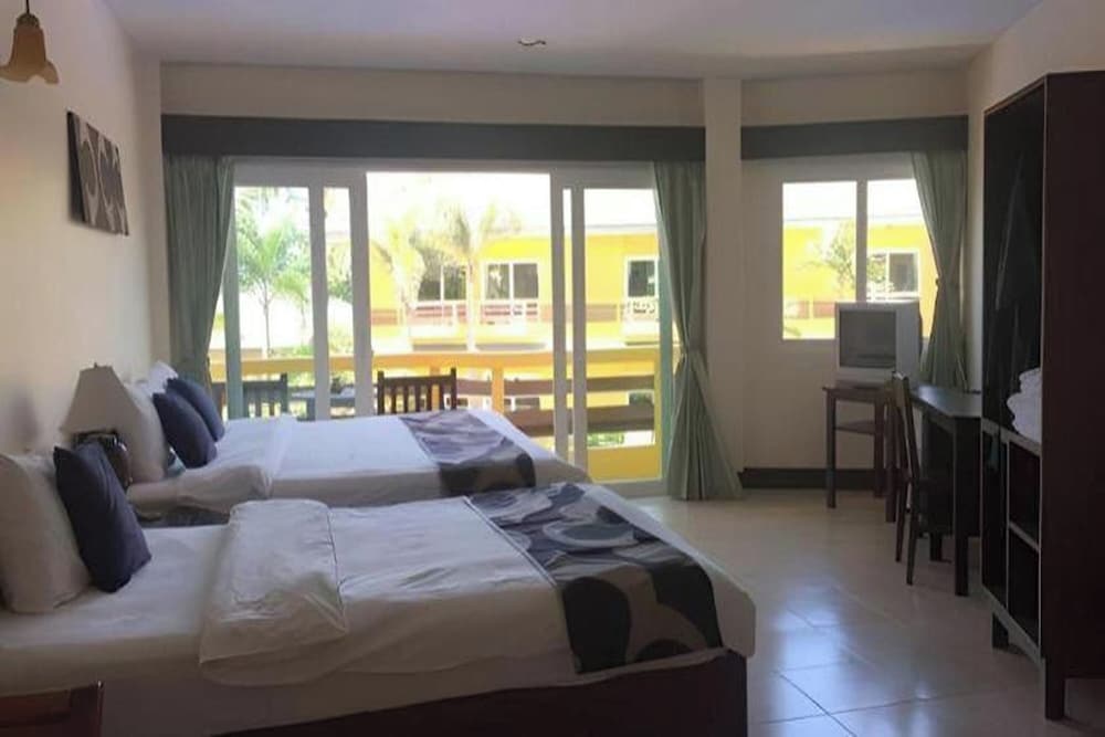 Bacchus Home Resort 24/77