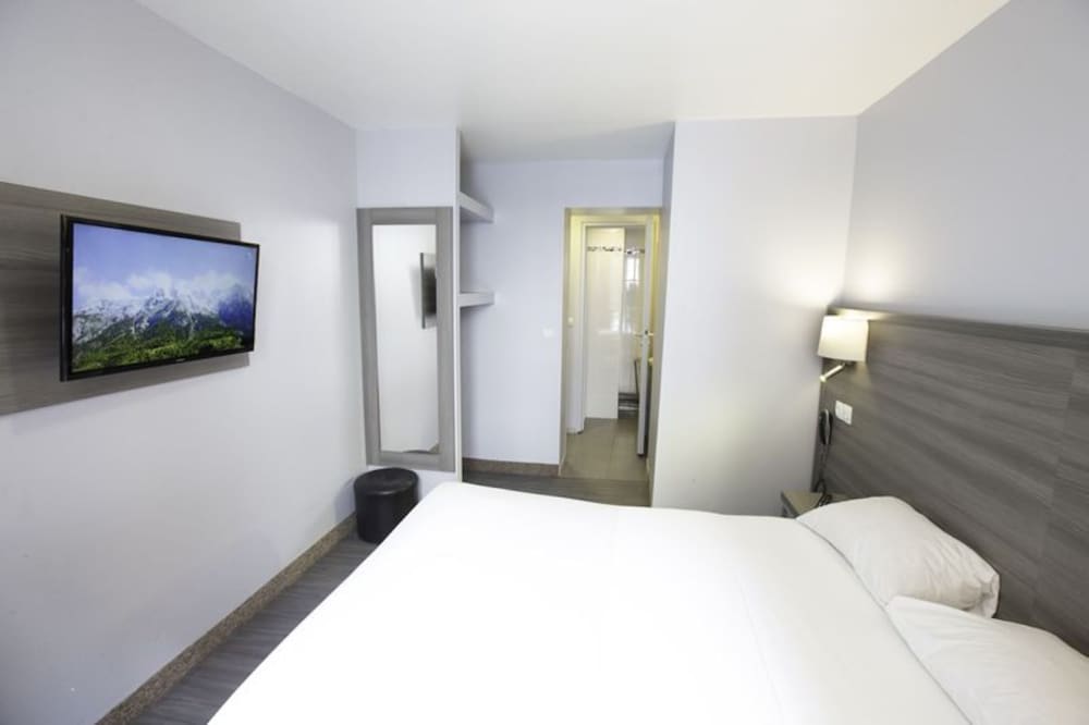 Hipotel Pere Lachaise Hotel 25/60