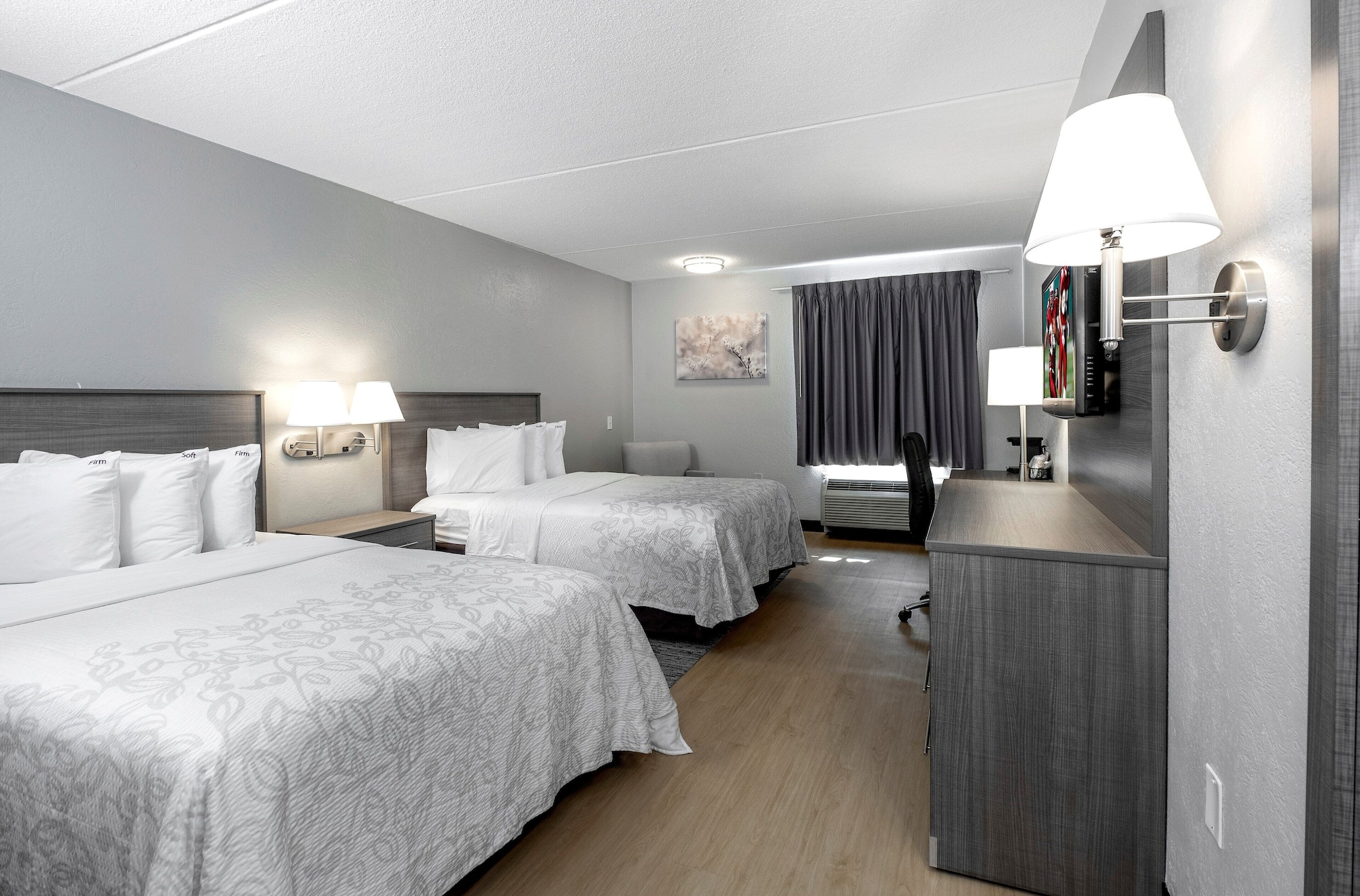 Non-Smoking Standard 2 Full Beds، Red Roof PLUS Boston - Mansfield/ Foxboro 8/10