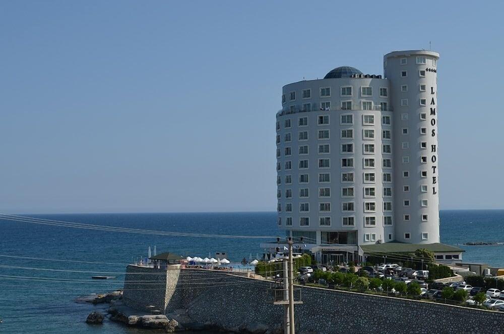 Lamos Resort Hotel Convention Center 1/17