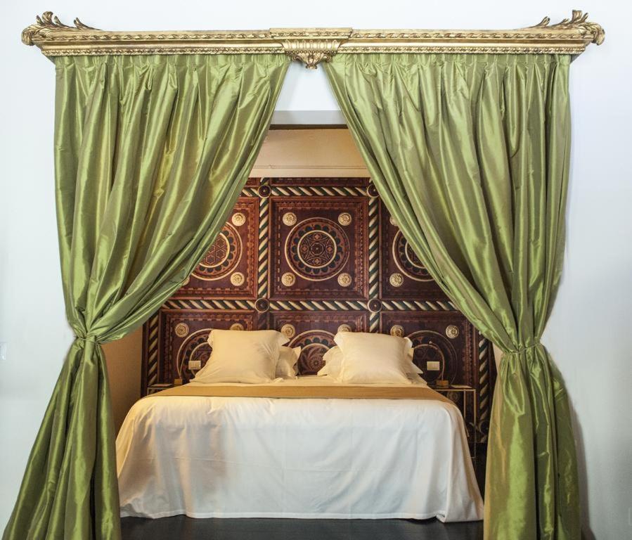 Deluxe, Suite, Two Story
