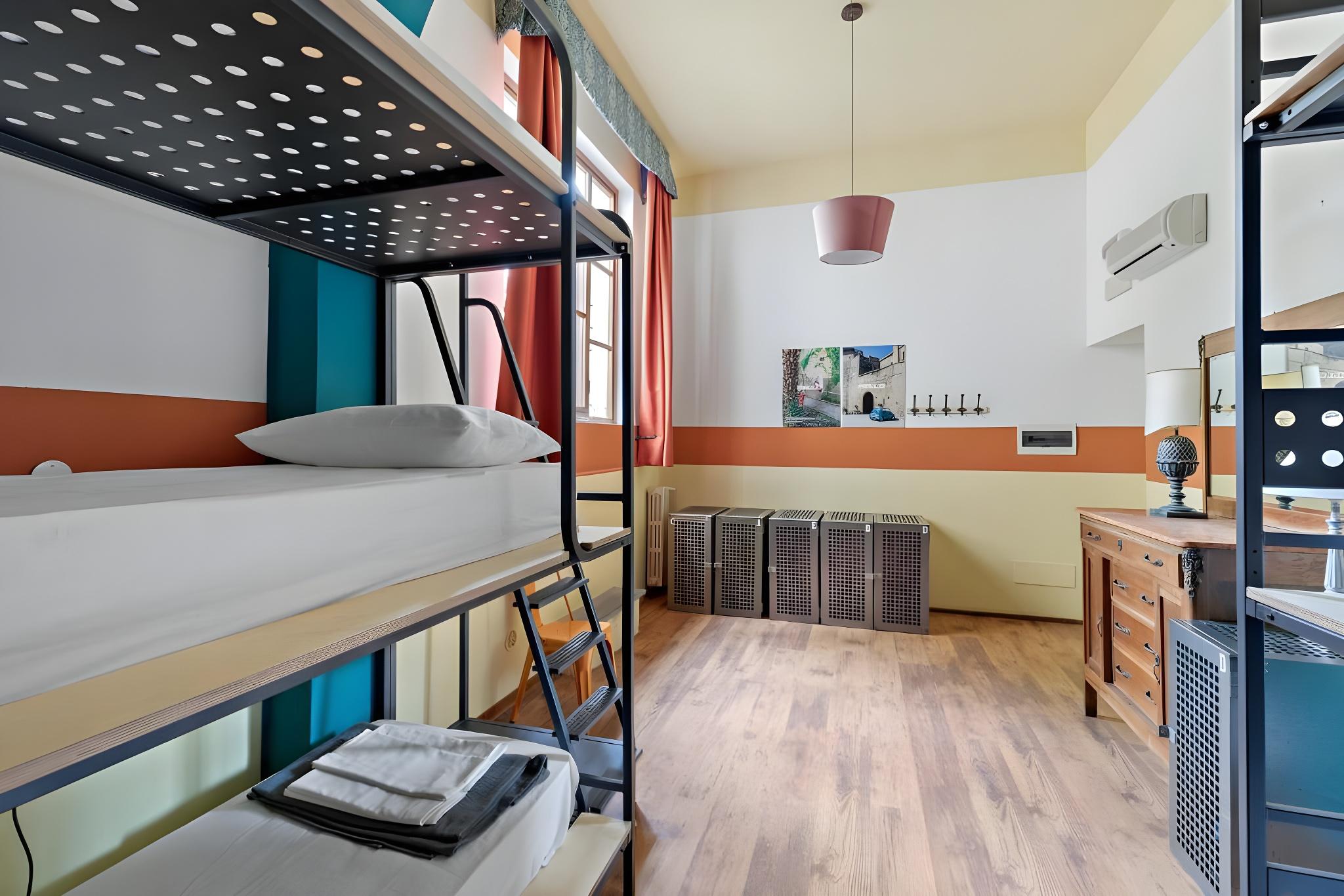 Room, Sextuple