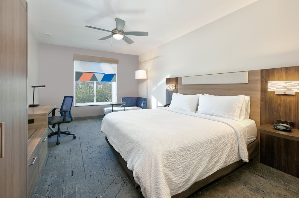Standard, King Bed