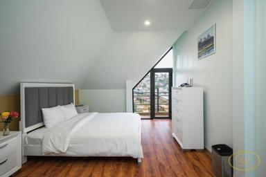 Roof Top, King Bed