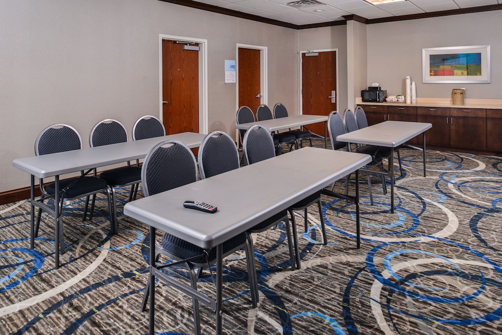 Holiday Inn Express And Suites York 40/43