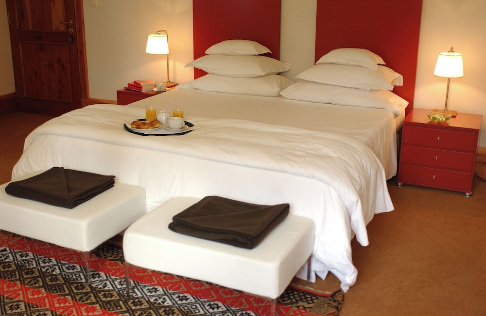 Isla Victoria Lodge 6/44
