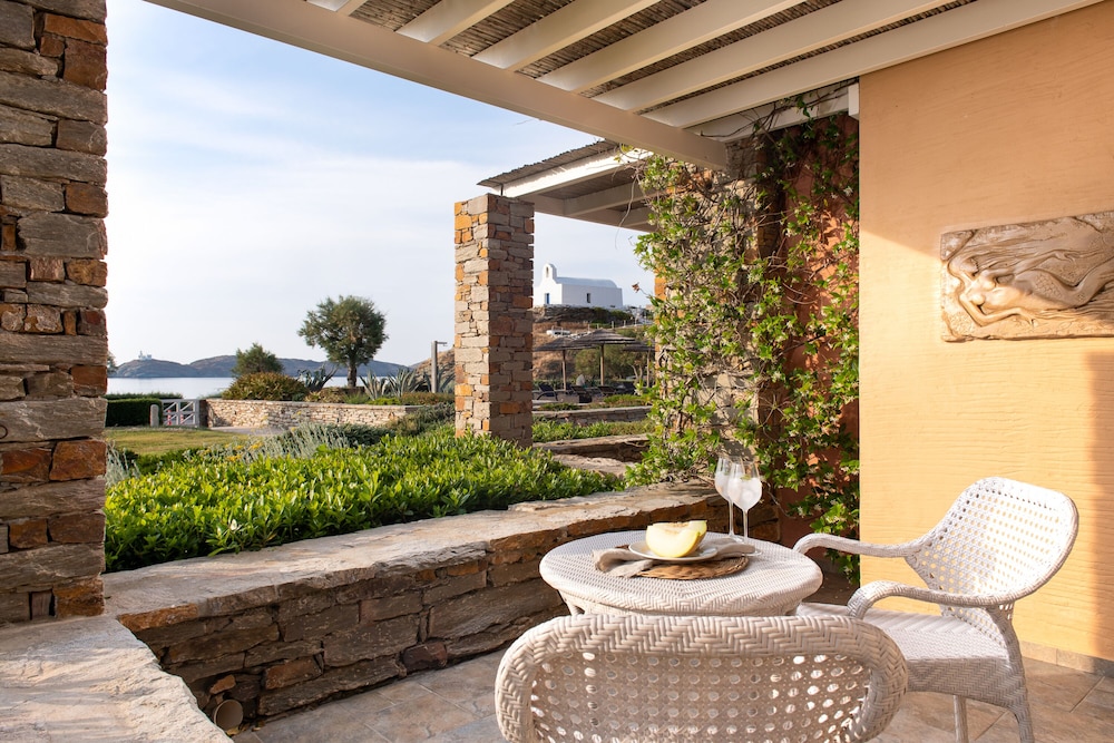 Porto Kea Suites 36/70