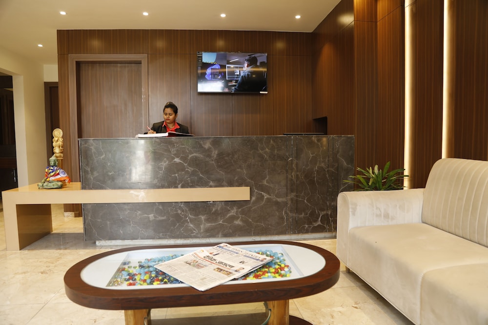 Hotel The Royal Vista 7/50