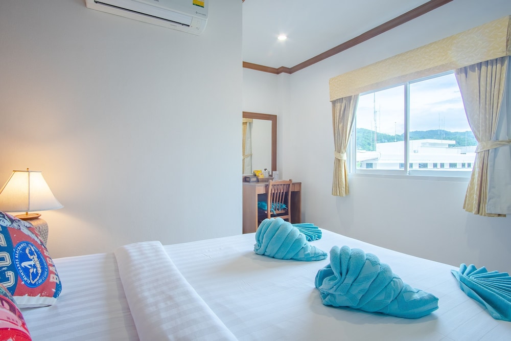 Pipikuku Hotel and Restaurant (ex. MVC Patong House) 21/30