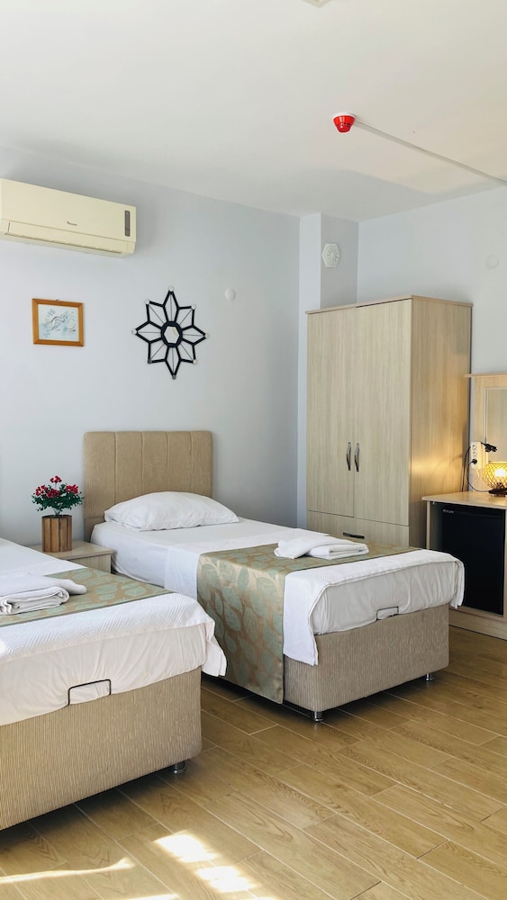 Bybassios Hotel 11/37