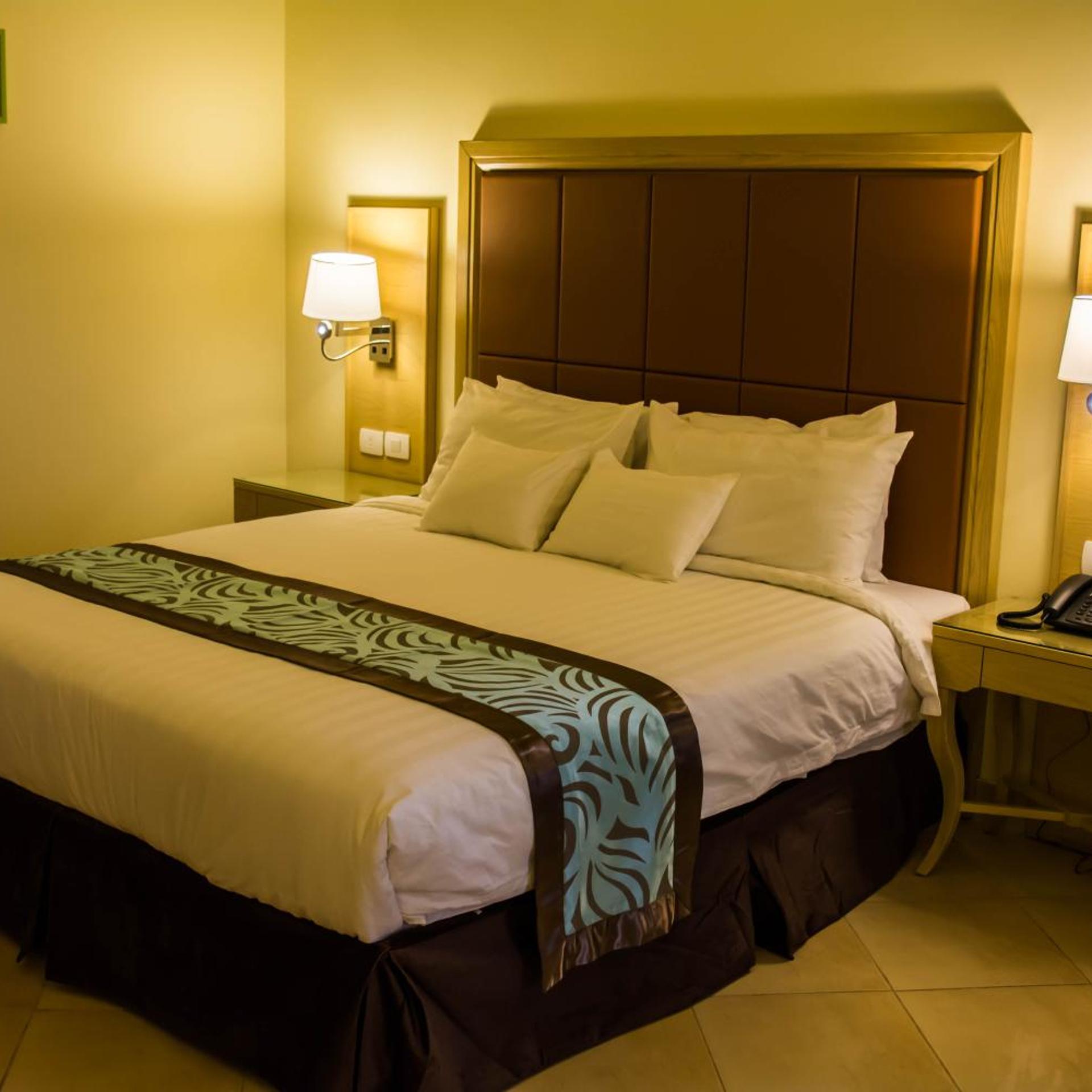 غرفة بسرير كينج بإطلالة على الجبل، TOLIP TABA RESORT AND SPA 2/3
