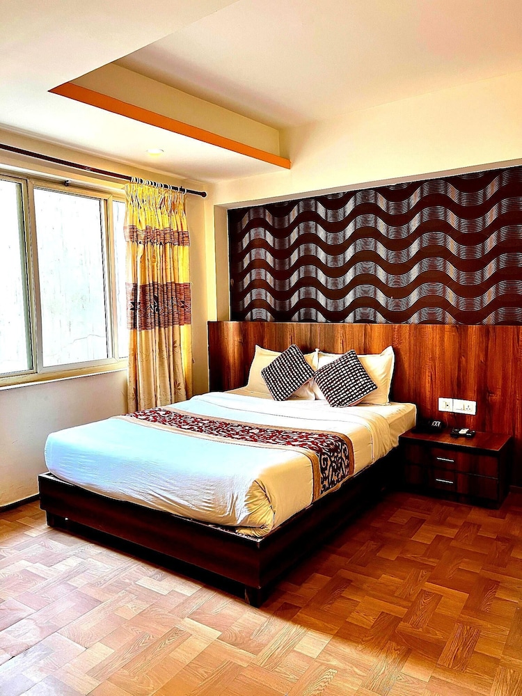 Hotel Royal Suite 12/30