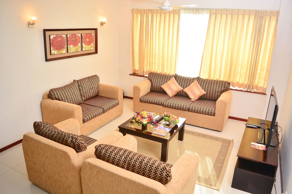 Unique Towers Luxury Boutique Suites 56/76