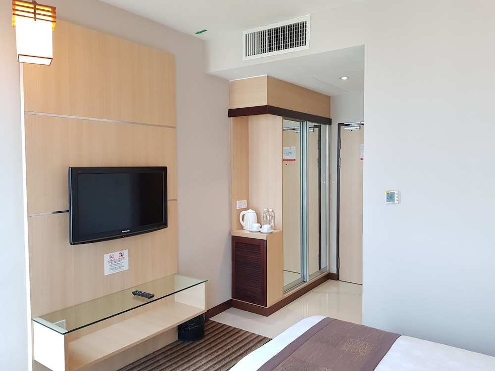 Dehome Boutique Hotel 40/65