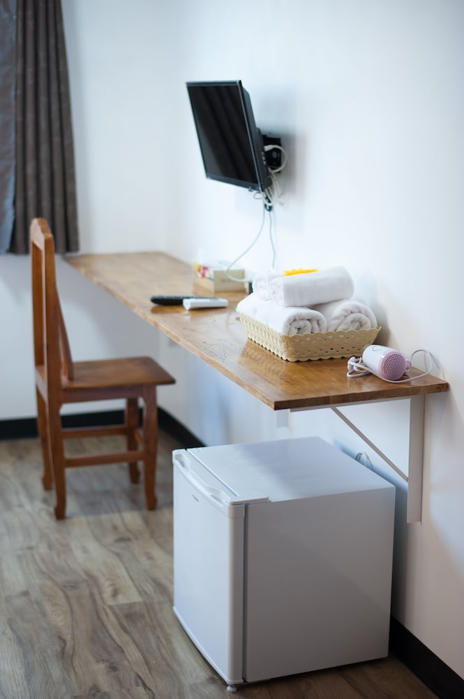 Hoppers Place Donmuang Hostel 42/46