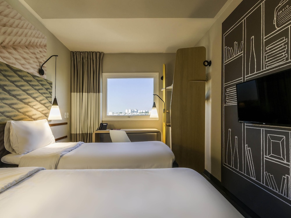 Ibis Americana 22/43